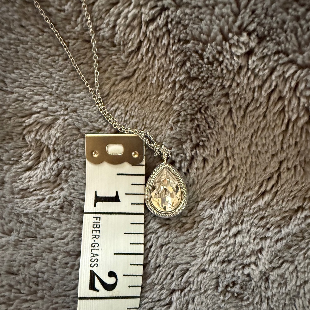 Vintage Rare Swarovski Crystal Clear Teardrop Necklace. - Picture 8 of 8